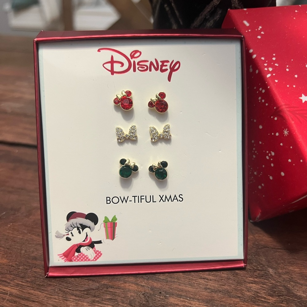 ✨NIB - Disney Bow-Tiful Minnie Christmas Earrings Set✨ - Picture 3 of 5